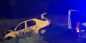 El auto terminó en el zanjón con abolladuras en la trompa\u002E (El Sur)