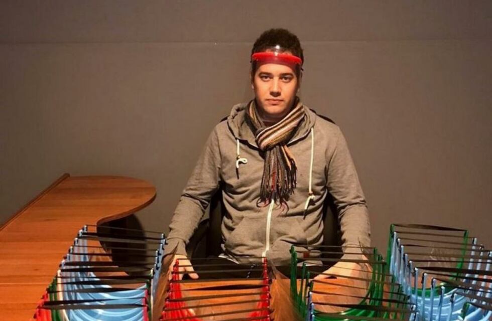 Un joven cordobés fabricó 1.500 máscaras de protección para donar