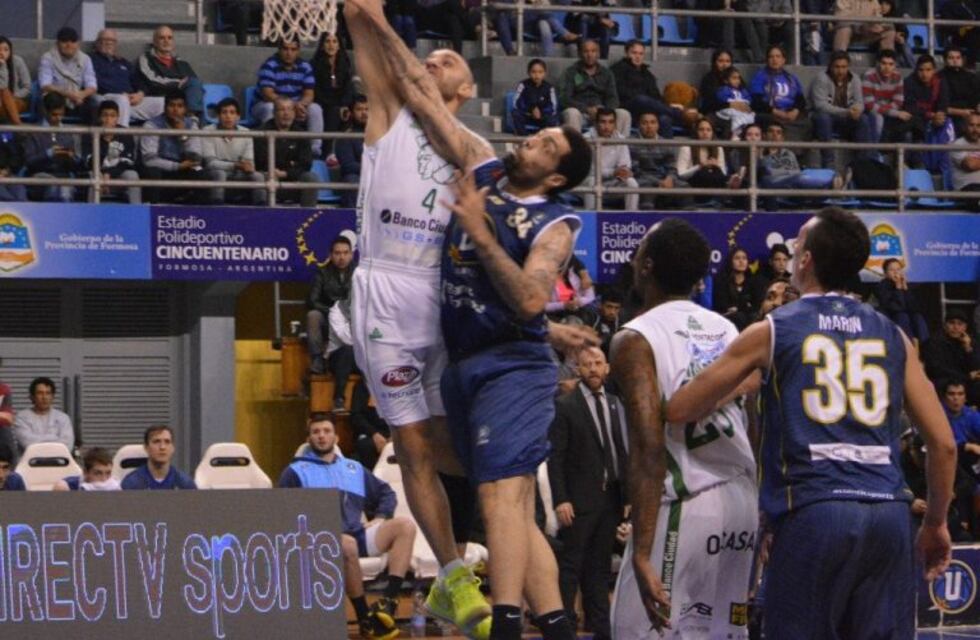 Atenas sacó pecho en Formosa y define de local el pase a semifinales