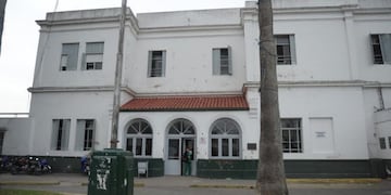 El hombre fue internado en el Hospital Roque Sáenz Peña donde finalmente murió\u002E (Archivo)