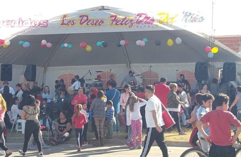 Vecino ahorró un año para celebrar el día del niño en su barrio