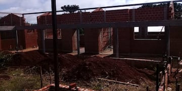 Padres, alumnos y docentes esperan hace siete años la construcción del nuevo edificio\u002E