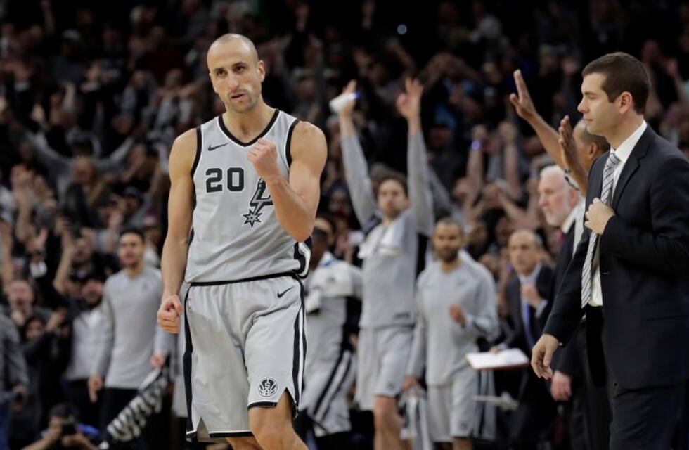 Ginóbili le dio el triunfo a los Spurs con un espectacular triple en el final
