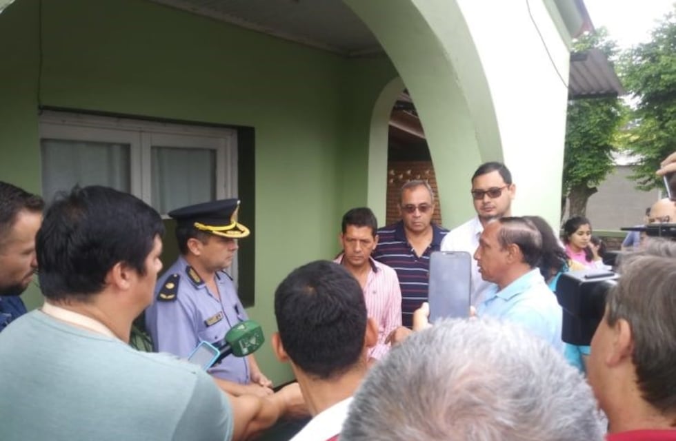 Marcha de vecinos por los policías presos tras la muerte de un vecino