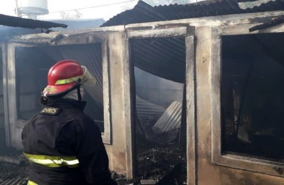 Destrucción total en el paseo de compras de Monte Comán