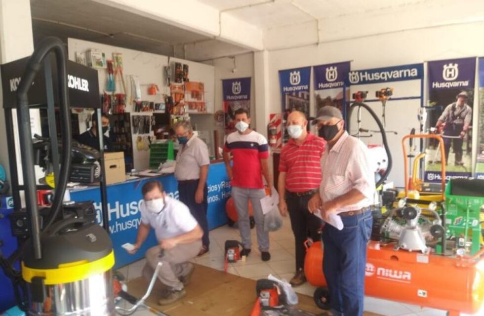 Entregan equipos para la cosecha de yerba mate en Apóstoles y otras localidades del interior