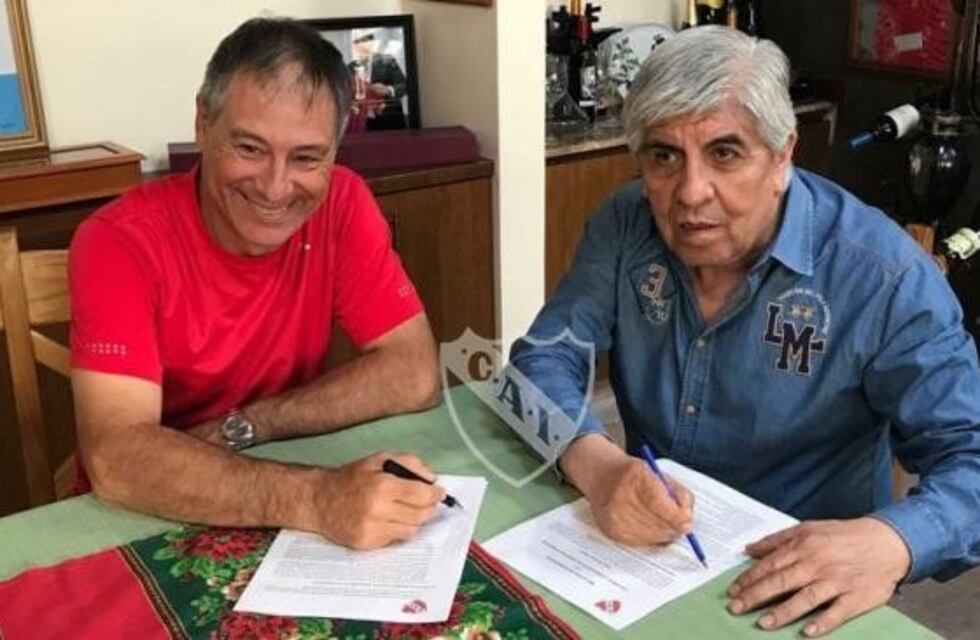 Independiente, que pensó en Kudelka, retuvo a Holan