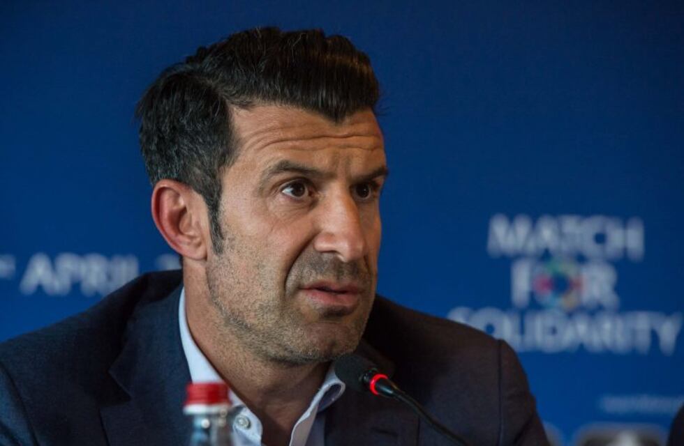 Figo: "Es imposible que algún club pague la cláusula de Messi"