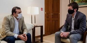 El gobernador Oscar Herrera Ahuad recibió al titular de la EBY Ignacio Barrios Arrechea\u002E (MisionesOnline)