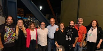 Los músicos posaron junto a los referentes del Frente Progresista Cívico y Social\u002E (@antoniobonfatti)