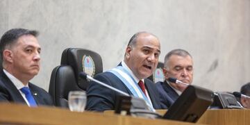 Apertura de las sesiones legislativas en Tucumán\u002E (Foto: @JuanManzurOK)\u002E