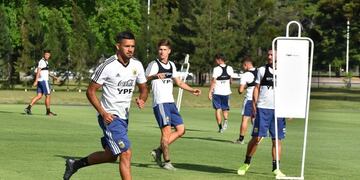 Facundo Medina se afianzó en la defensa de la T\u002E Y de la Sub 23\u002E