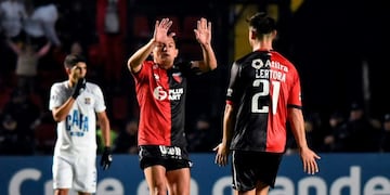 El delantero convirtió uno de los goles del Negro ante el Ciclón\u002E (AFP)