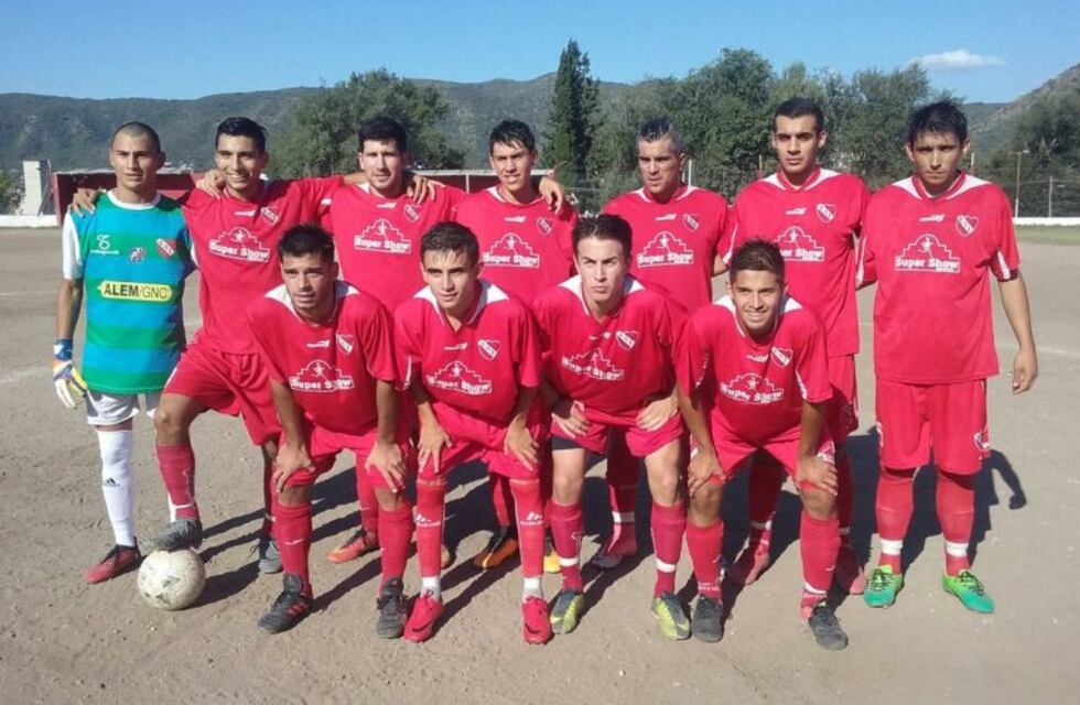 Argentino Peñarol y Camioneros, los que mandan en Liga Cordobesa