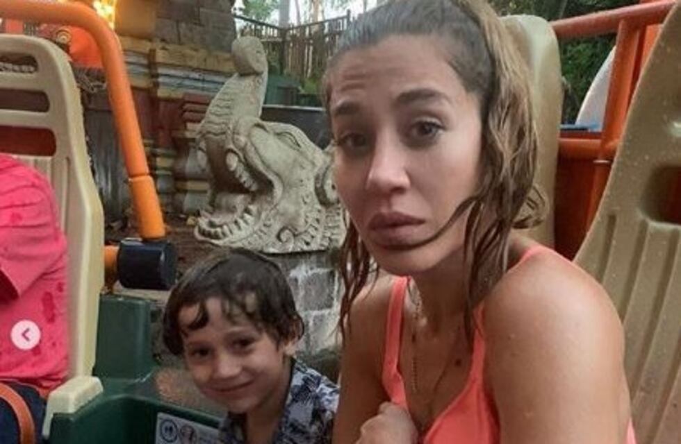 El percance hot de Jimena Barón en una atracción de Disney