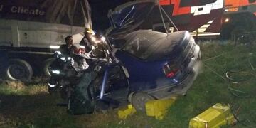 Un conductor falleció tras chocar contra un camión