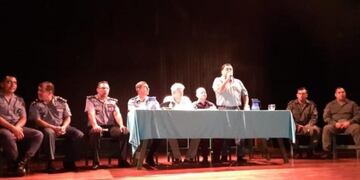 Los vecinos se reunieron con autoridades de la policía y Gendarmería\u002E