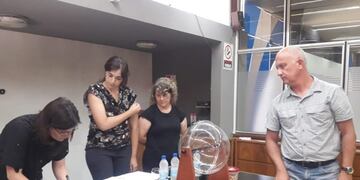 Sorteo comisión de apoyo Viviendas Municipales de Arroyito