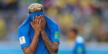 Brazil's Neymar reacts after missing a chance to score during the group E match between Brazil and Costa Rica at the 2018 soccer World Cup in the St\u002E Petersburg Stadium in St\u002E Petersburg, Russia, Friday, June 22, 2018\u002E (AP Photo/Dmitri Lovetsky)