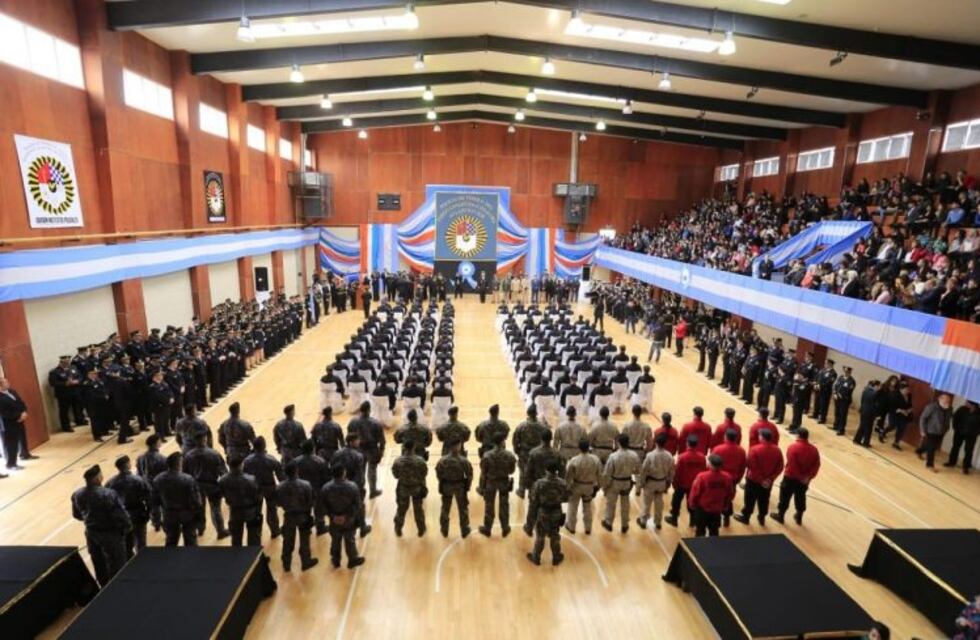 Río Grande: Bertone encabezó la ceremonia de egreso de policías provinciales