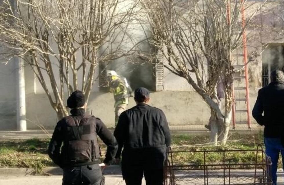 Un jubilado y su hija murieron luego de un incendio en el interior de su casa