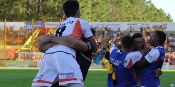 Crucero avanza en el Federal A\u002E (Foto: Prensa Crucero del Norte)