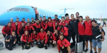 La delegación emprendió la vuelta desde Tucumán en un vuelo chárter\u002E (@Canoboficial)