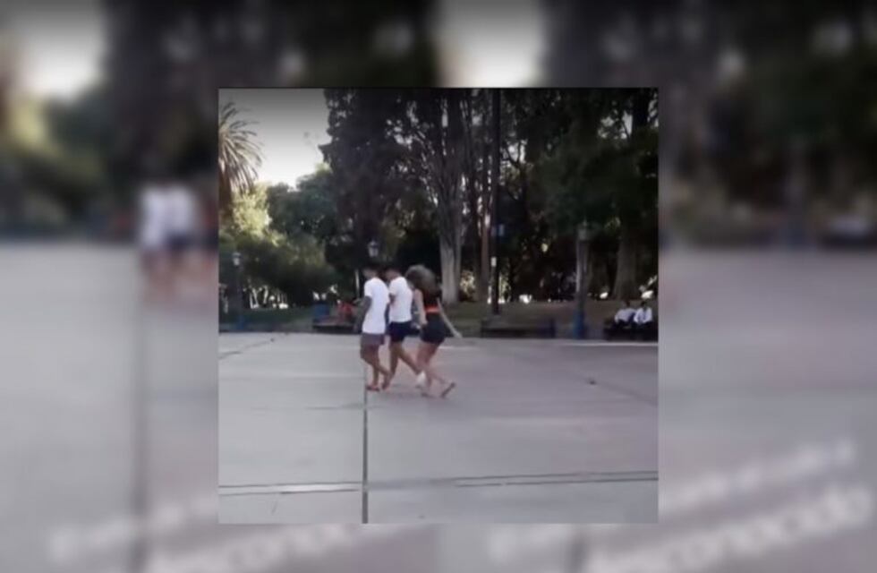 El ridículo reto de una mendocina: tocarle la cola a un desconocido