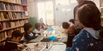 Taller de juguetes elctrónicos con material reciclado\u002E