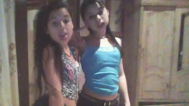 Celeste Abigail Pirez (13) y Karen Yanina Abril Pirez (15),