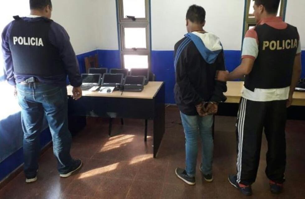 Cayó ladrón con siete netbooks de la Escuela N° 648 de San Pedro