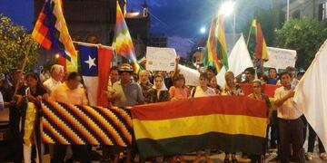 Realizan marcha  contra violencia en Bolivia y Chile