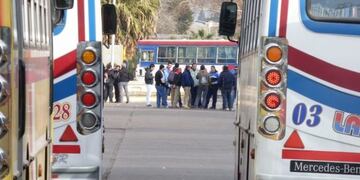 Los colectivos anunciaron que se plegarán a la medida de fuerza del lunes 25\u002E