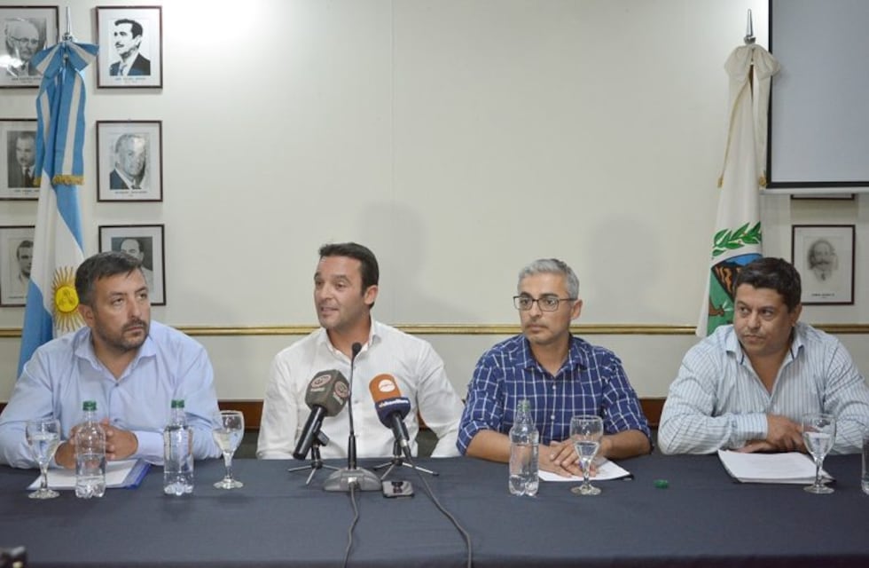 Tamayo pidió que se declare la emergencia y suspender los pasajes gratis de estudiantes y jubilados