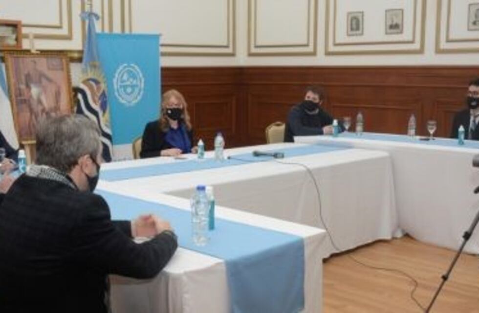 Avanza el proyecto para la construcción de la línea de alta tensión El Pluma-Perito Moreno - Los Antiguos