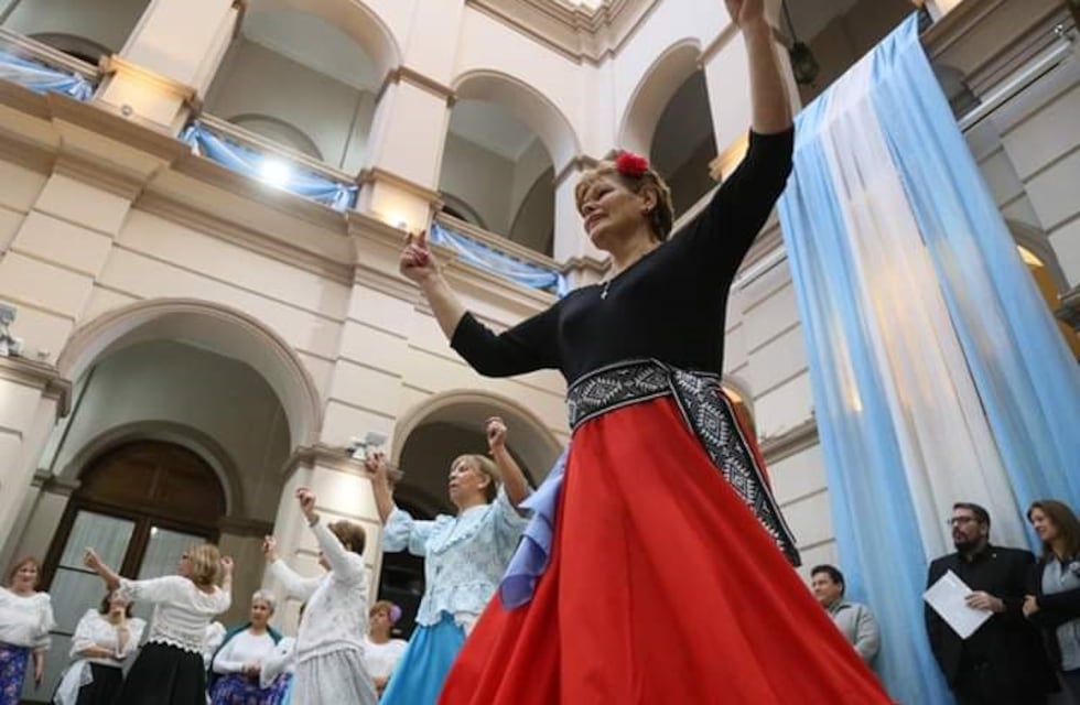 Adultos Mayores bailarán folclore en la Legislatura de Córdoba