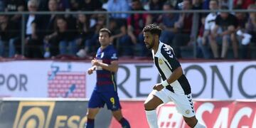 Fernando Tissone es un experimentado mediocampista que jugó toda su carrera en el fútbol europeo y actualmente está en el CD Nacional de Portugal