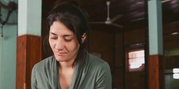 Cristina Vázquez durante el documental en el que contó el juicio kafkiano en el que se vio envuelta\u002E (Clarín)