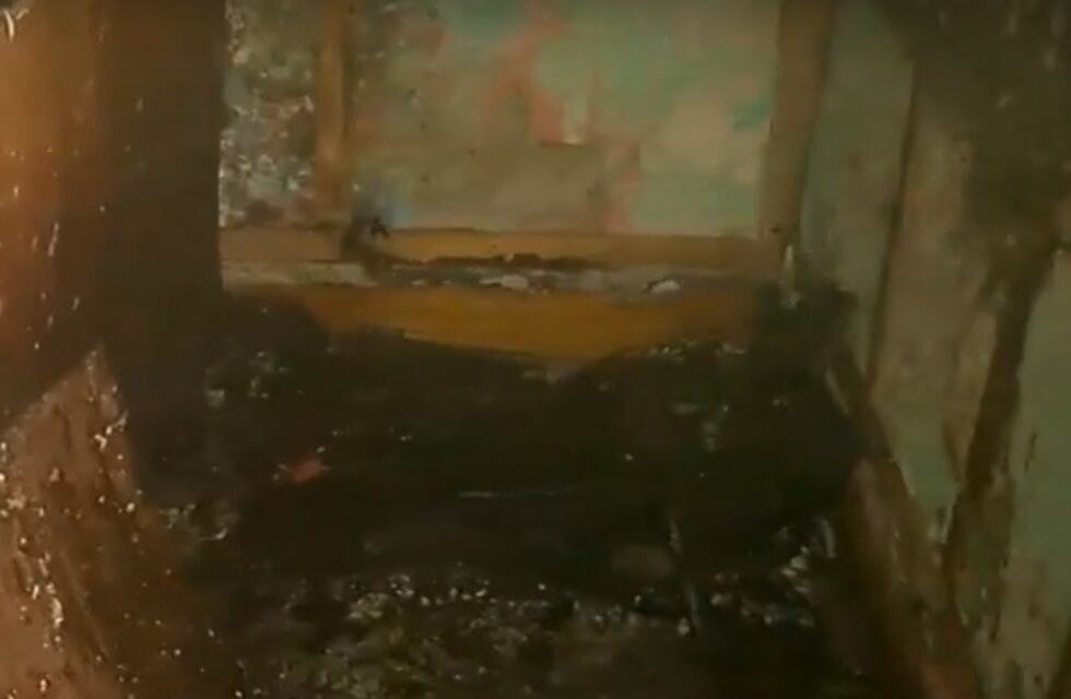 Dejó el caloventor prendido y se le incendió la planta alta de una casa