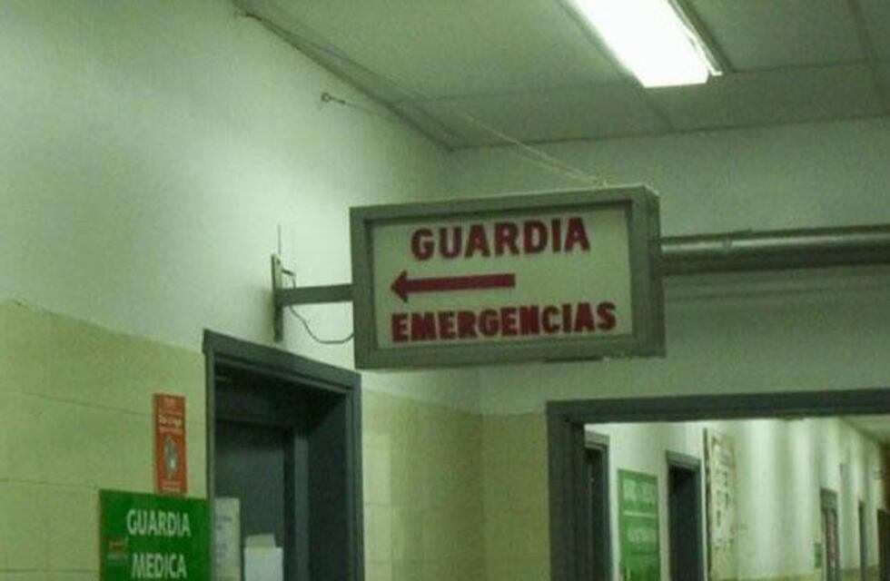 Llevó a su padre a una guardia y los doctores se negaron a atenderlo