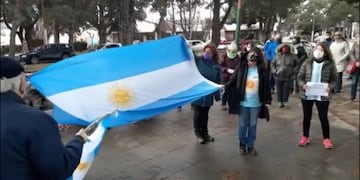 Marcha 17A: En El Calafate hubo convocatoria y manifestación en el centro de la ciudad