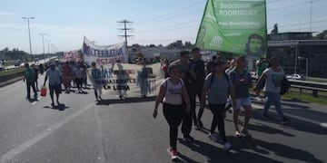 Corte en Acceso Oeste: empleados municipales de Moreno reclaman que se respete la paritaria