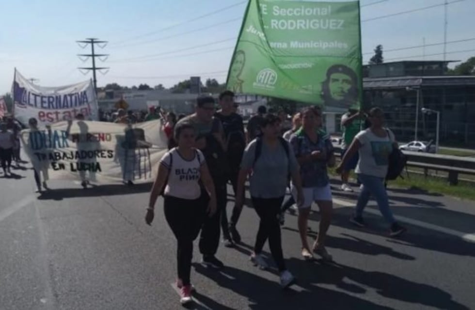 Corte en Acceso Oeste: empleados municipales de Moreno reclaman que se respete la paritaria