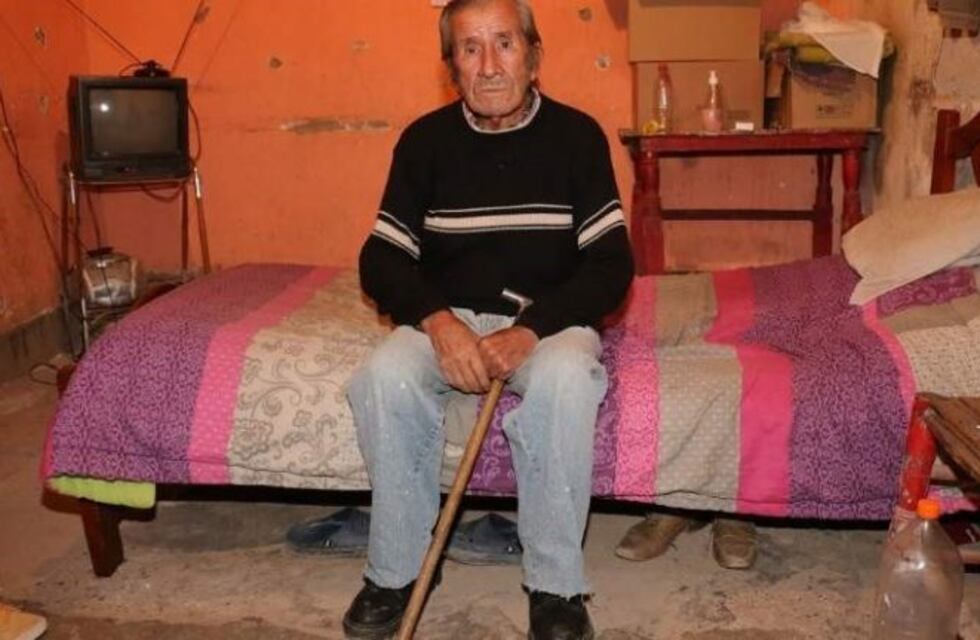 Dormía en un auto abandonado y fue adoptado por una familia sanjuanina