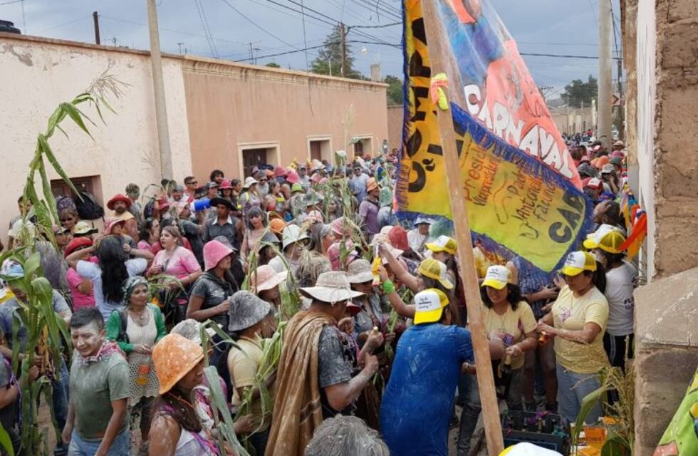 Las invitaciones populares de comparsas, marca registrada del carnaval quebradeño