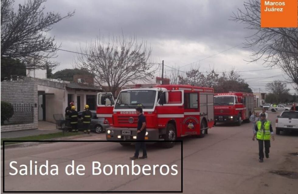 Salida de Bomberos por accidente e incendio