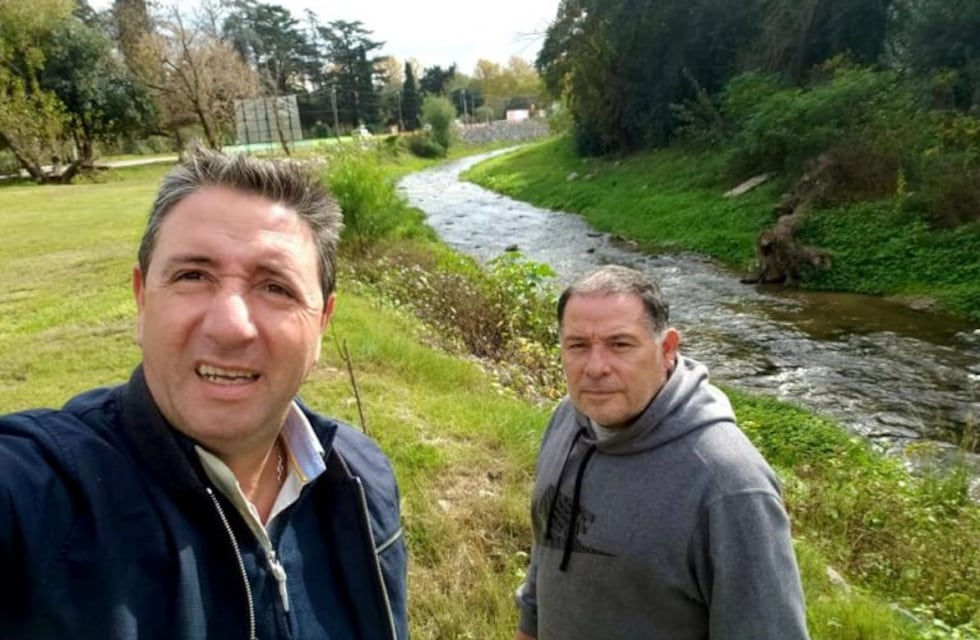 Salibi recorrió el río de Mendiolaza para comenzar con su limpieza