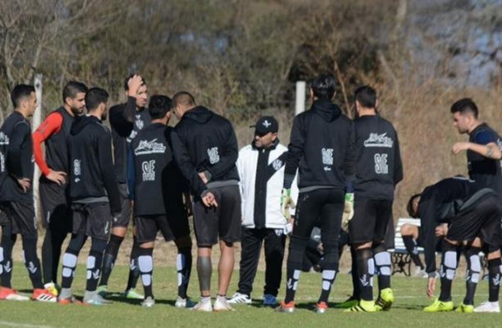 Central Córdoba cosechó un doble empate ante Juventud Unida de Salta