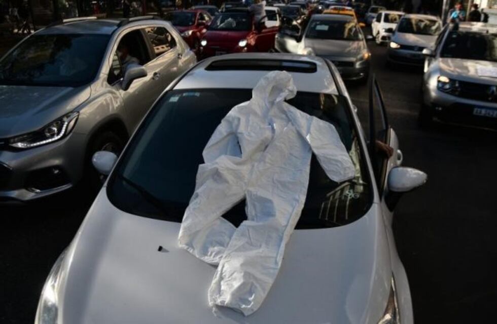 Médicos hicieron una caravana masiva en Carlos Paz