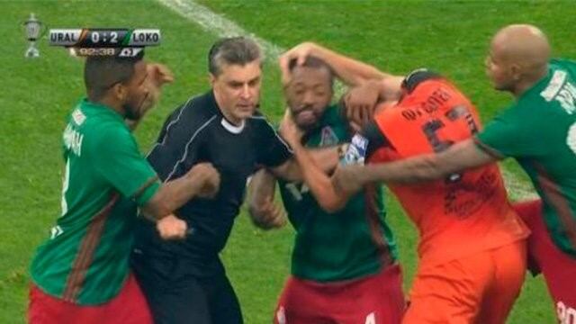 La final de la Copa de Rusia entre Lokomotiv y Ural terminu00f3 en escu00e1ndalo.